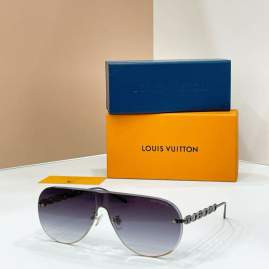 Picture of Louis Vuitton Sunglasses _SKUfw79615905fw